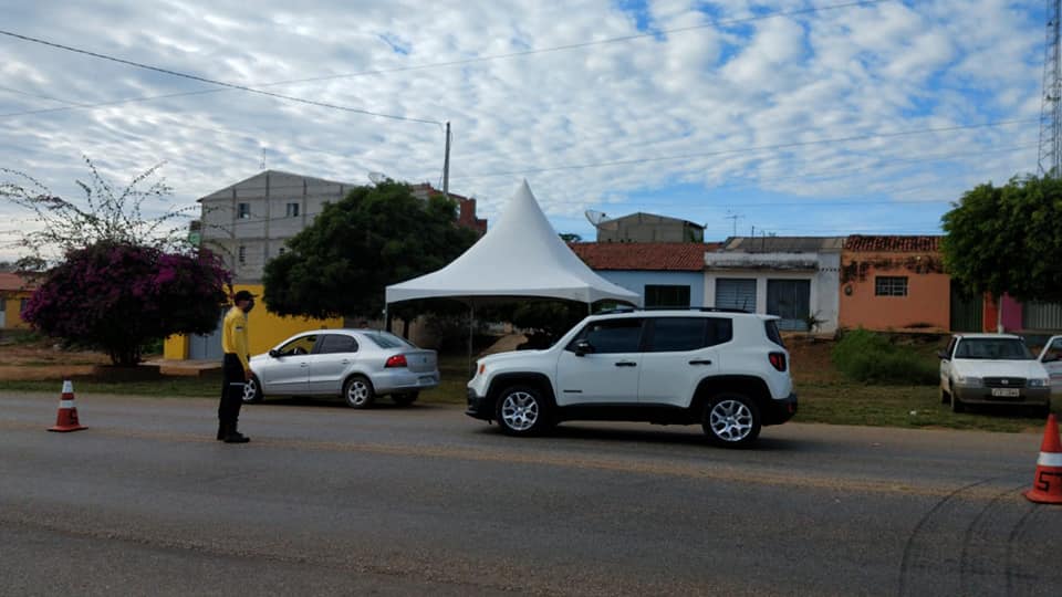 Mais de 16 mil veículos já foram abordados nas barreiras sanitárias de São José do Egito