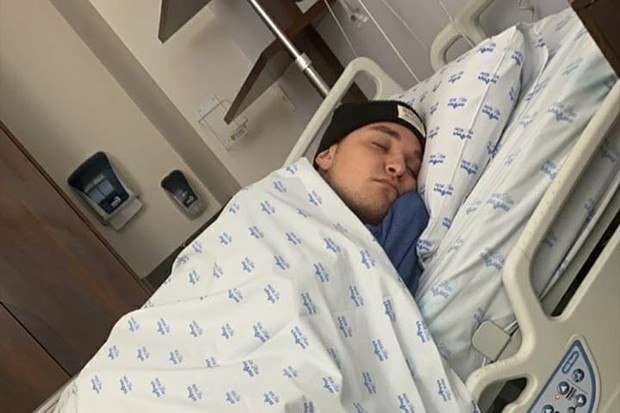 MC Gui é hospitalizado após romper músculo por excesso de treino