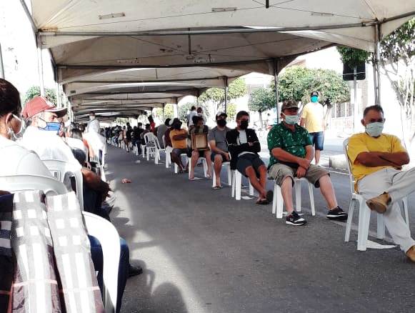 Organização de filas com auxílio da Prefeitura de Monteiro é elogiada por usuários da Caixa