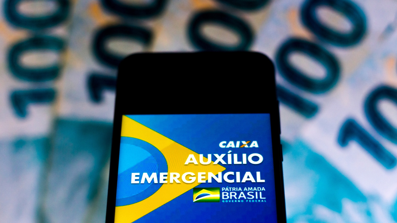 ‘Vai ter a quarta parcela, mas não de R$ 600’, diz Bolsonaro sobre auxílio emergencial