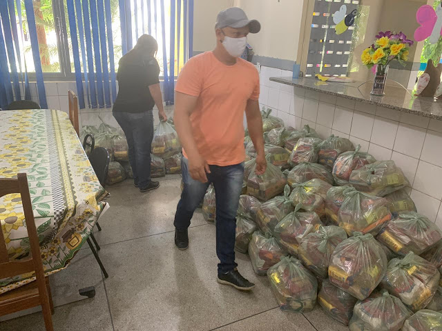 Tuparetama: Educação municipal realiza nova entrega de kits alimentação