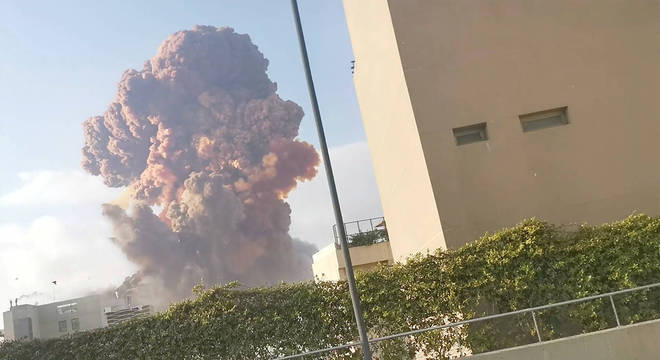 Grande explosão em Beirute deixa ao menos 10 mortos