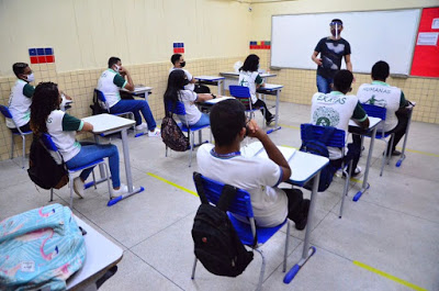 Impasse jurídico: veja como está a situação do retorno das aulas presenciais em Pernambuco