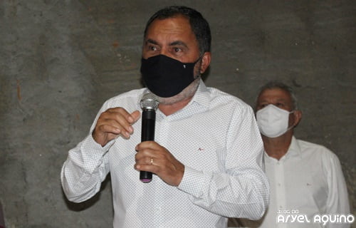 CARNAÍBA: após oposição vetar homenagem, prefeito nomeia ponte por decreto