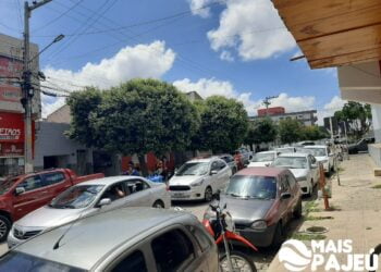 Colisão de veículos e pequeno incidente causam rápidos congestionamentos em Afogados