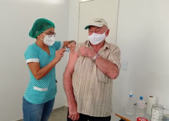 Tuparetama expande vacinação e chega à última etapa do grupo de idosos
