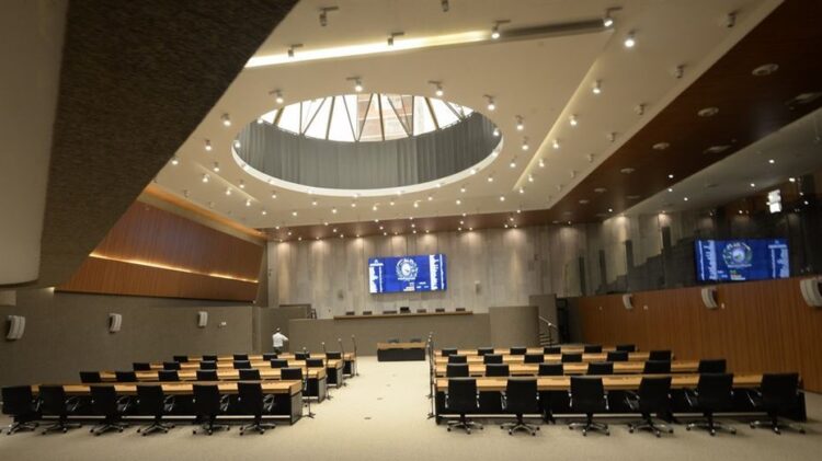 Projeto de Lei que torna as Igrejas essenciais foi aprovado por 46 votos na Alepe