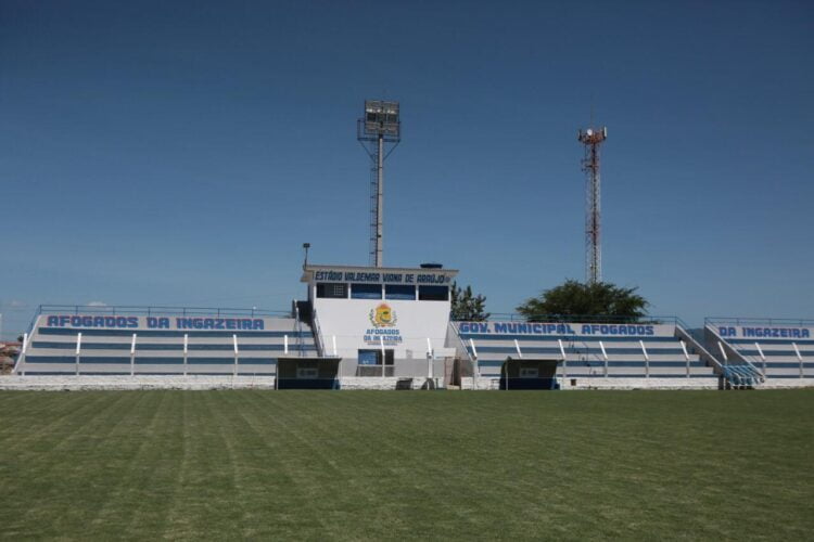 Prefeitura de Afogados conclui serviços de reparos no Estádio Vianão