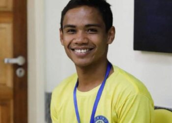 Jovem pernambucano que estudou com livros achados no lixo passa na UFPE