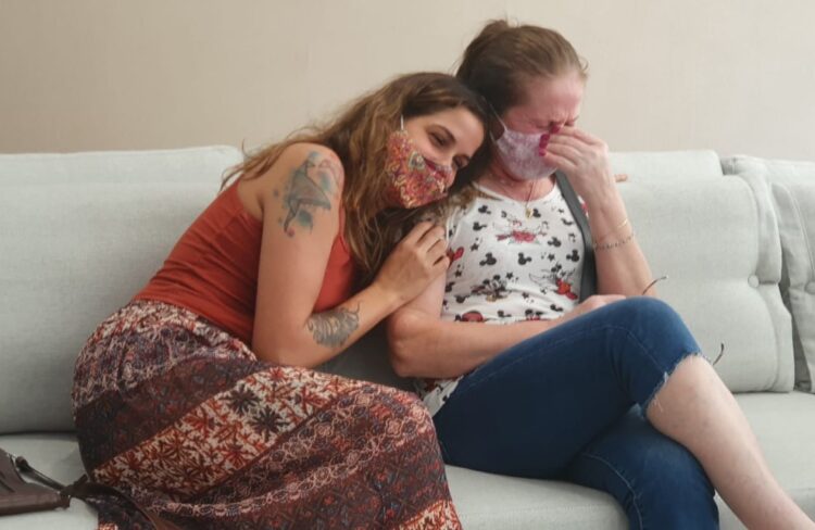 Filha de Afogadense que homenageou mãe faxineira em formatura ganha bolsa de estudos para mestrado em pedagogia: ‘Minha missão’