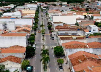 Secretaria de Infraestrutura e Serviços Públicos realizou a sinalização das ruas do município dentro do projeto “Trânsito Seguro Carnaíba”