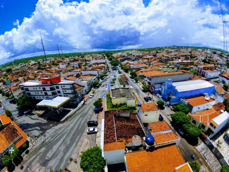 Homem sofre acidente de moto em Afogados e é conduzido ao hospital pelos Bombeiros