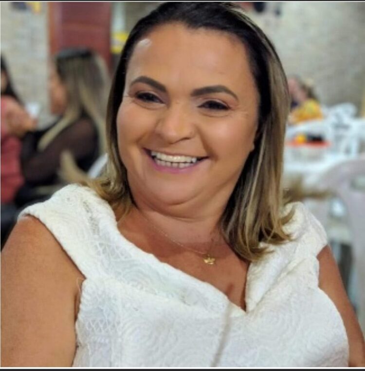 Tabira: diretora da Cônego Luiz Muniz do Amaral, Graciene Moura, emite nota à imprensa