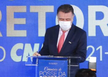 Prefeito Alessandro Palmeira parabeniza José Patriota pela posse na CNM