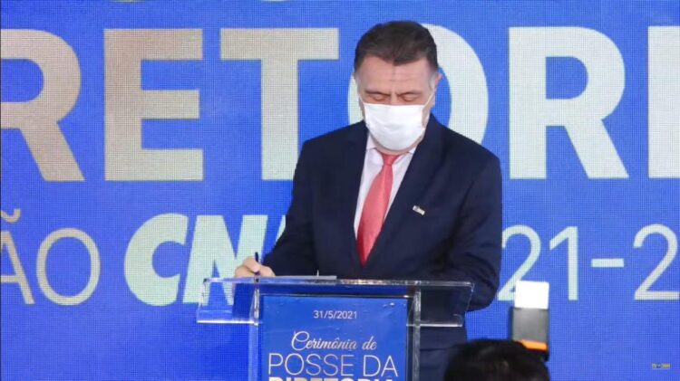 Prefeito Alessandro Palmeira parabeniza José Patriota pela posse na CNM