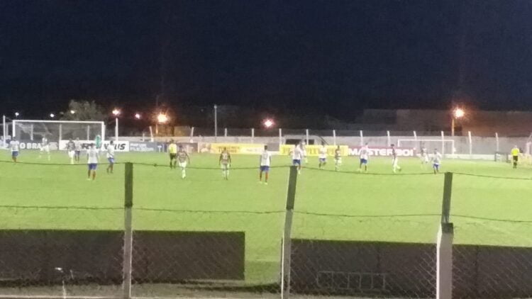 Afogados empata com o Santa Cruz e equipes voltam a se enfrentar em jogo único, no Arruda