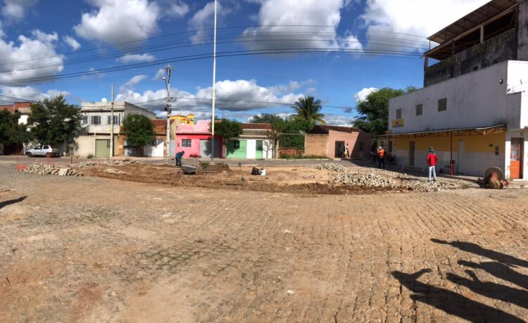 Prefeito de Afogados vistoriou as obras da Academia da Saúde no Sobreira