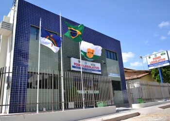 Câmara de Tuparetama vota pela rejeição das contas do ex-prefeito Dêva Pessoa