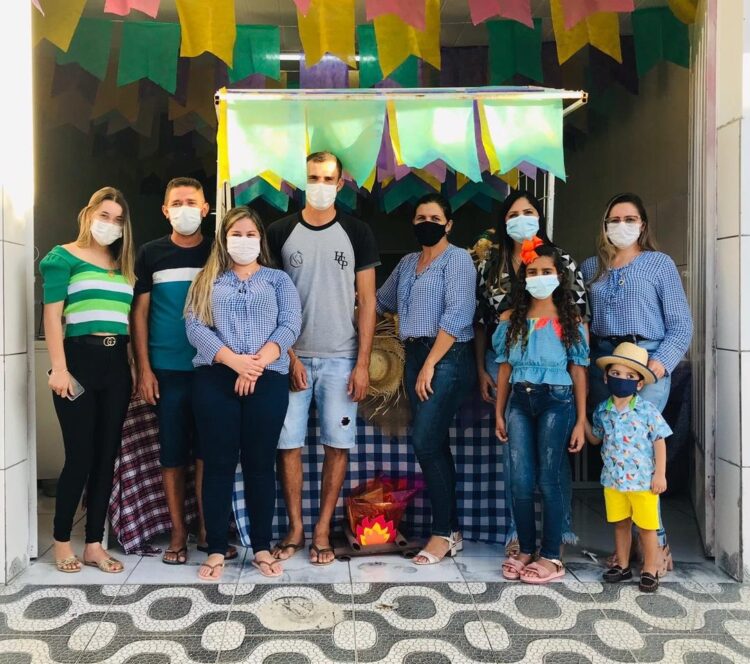 Prefeitura de Brejinho realiza entrega de kits juninos