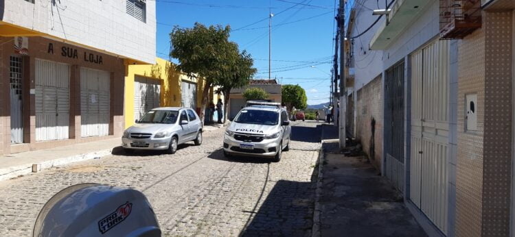 Urgente: Tentativa de assalto em Iguaracy; PM captura meliantes