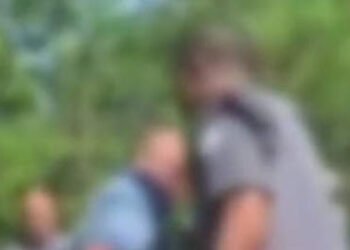 ‘Não precisa roubar ninguém’, diz pai revoltado ao ver filho baleado e detido pela PM; veja vídeo