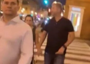Moro se irrita ao ser flagrado passeando em Washington, nos Estados Unidos; Veja vídeo