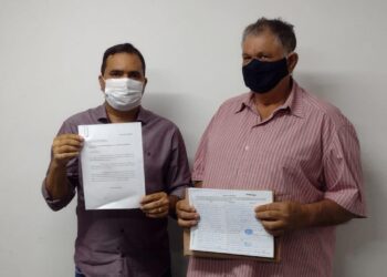 Abaixo-assinado a ser encaminhado a Compesa é entregue a prefeito Gilson Bento