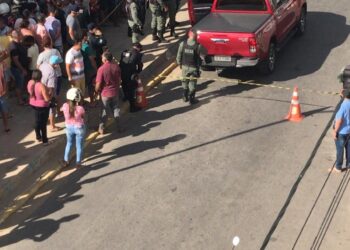 Empresário é morto a tiros dentro de carro em avenida de Tabira