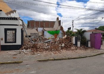 Afogandeses lamentam demolição de prédio histórico, confira fotos e vídeo