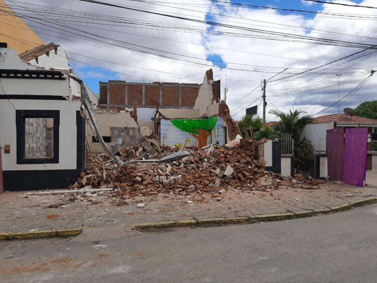 Afogandeses lamentam demolição de prédio histórico, confira fotos e vídeo