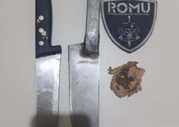Indivíduo é detido na madrugada de hoje (08) em Tabira com maconha e facas