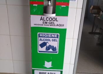 Câmara de Tuparetama doa lavabo e Dispenser para Escola Municipal
