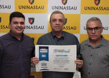 Prefeito de SJE, Evandro Valadares, recebe prêmio “Prefeito Expressão 2017/2020”