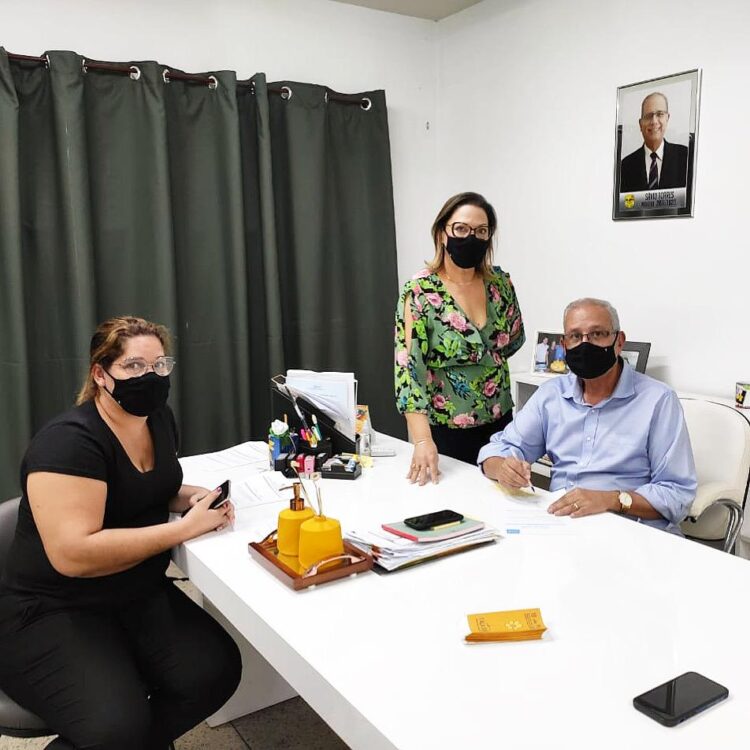 Prefeito de Tuparetama assina termo de adesão ao Selo Unicef