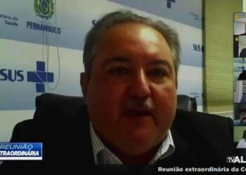 Pernambuco espera vacinar todos os adultos com primeira dose até setembro, diz secretário