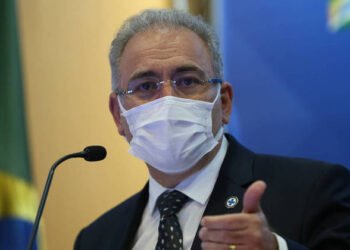 Queiroga diz que ‘logo, logo’ não haverá necessidade de máscara