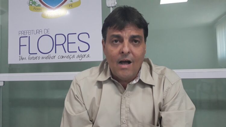 Prefeito de Flores é multado em R$ 8 mil pelo TCE por realizar contratações temporárias