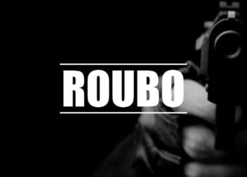 Em Arcoverde, homens armados rendem motorista, fazem o mesmo de refém e roubam parte da carga