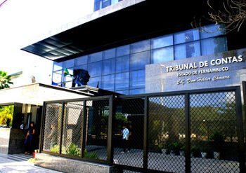 TCE investiga empresa que tem contratos milionários com governo de Pernambuco; trabalhadores de 7 hospitais denunciam pagamentos irregulares