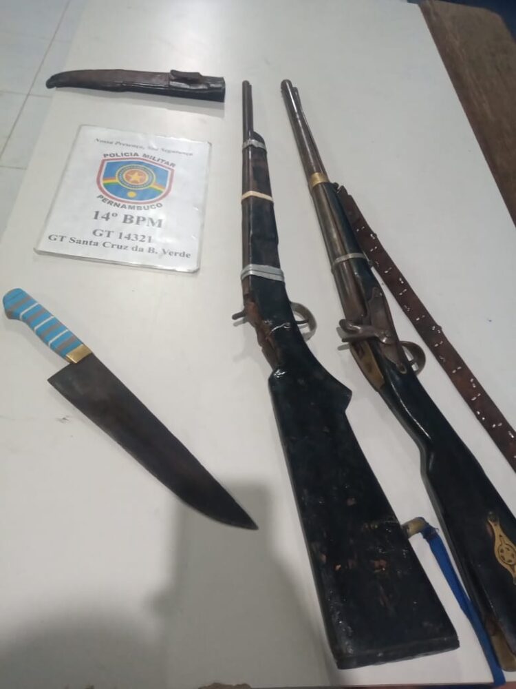 Pajeú: Mulher aciona a PM após marido convida-la à dormir perto de armas