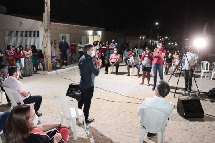 Em Afogados, prefeitura inaugura ruas e dá ordem de serviço para novas pavimentações