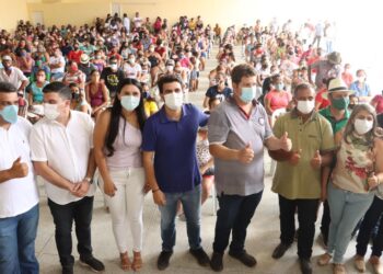 Augusto Valadares promove maratona de inaugurações em Ouro Velho