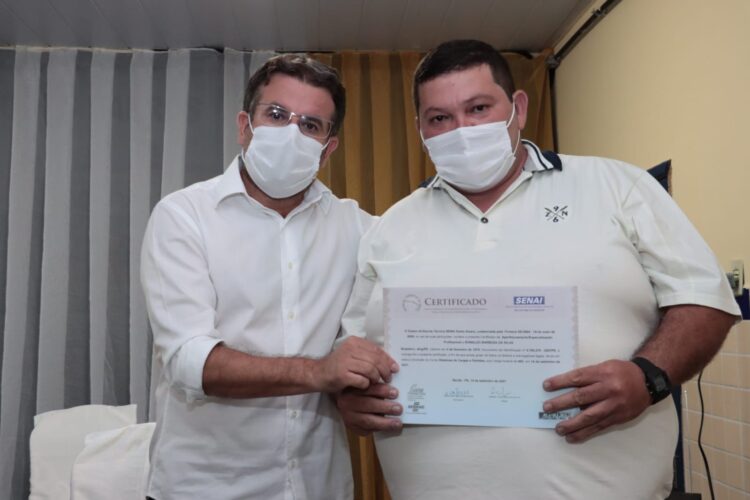 Prefeitura de Afogados entregou certificados de cursos de qualificação profissional
