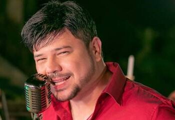Cantor sertanejo é encontrado morto dentro de carro