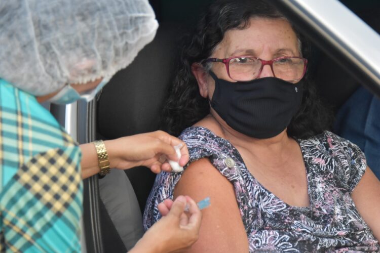 São José do Egito já aplicou mais de mil doses de reforço da vacina contra a covid-19