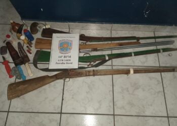 Armas de caçadores de Flores são conduzidas à Delegacia de Polícia de Serra Talhada