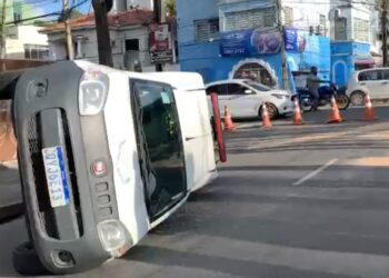 Colisão entre ambulância de Tabira e carro deixa passageiros feridos
