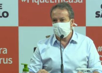 Prefeitura de SP avalia fim do uso de máscara no Carnaval de 2022