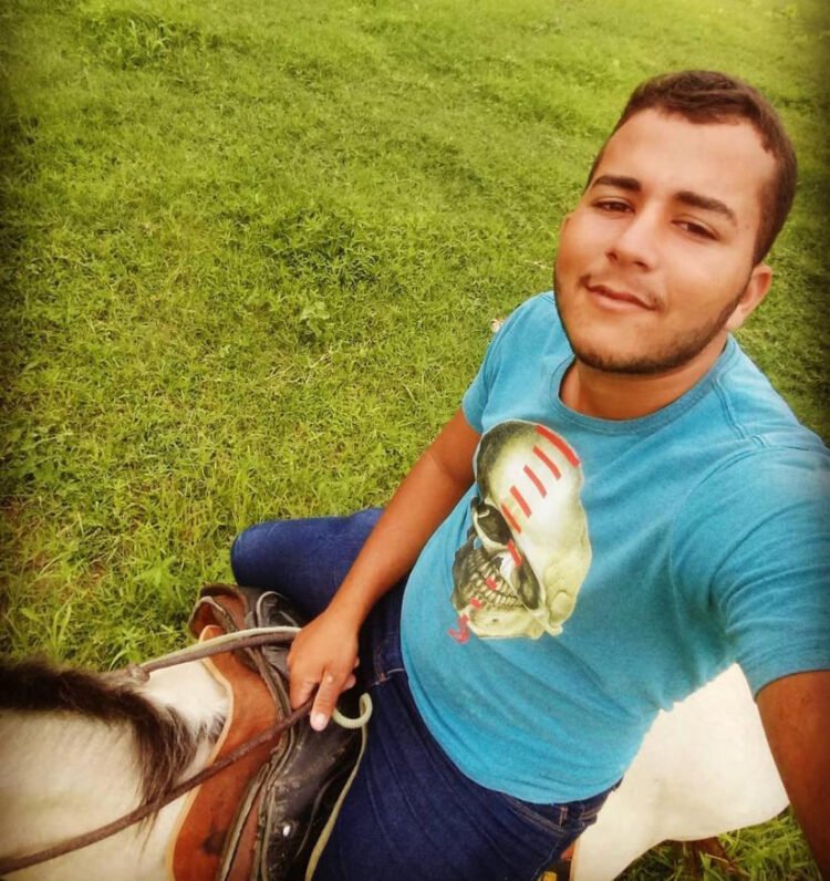 Jovem perde a vida por acidente de Moto No Trevo de Água Branca