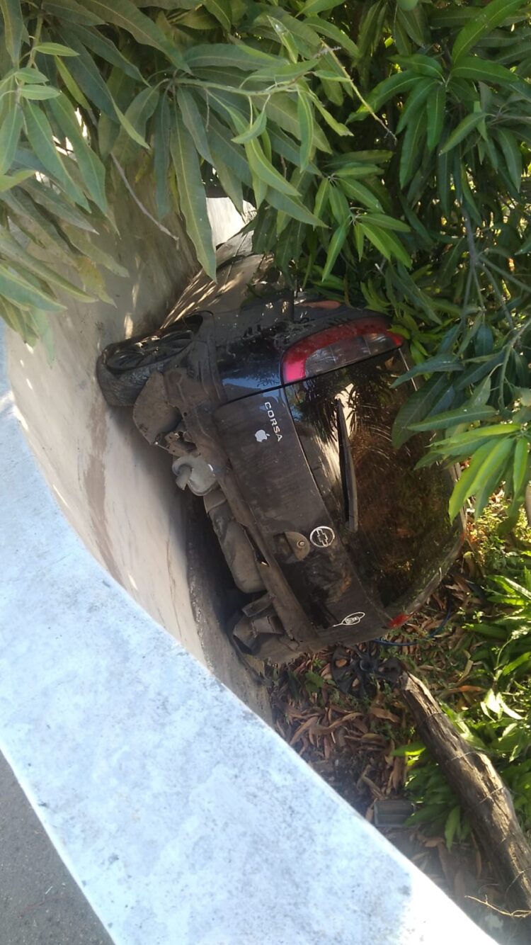Acidente deixa vítimas presas em ferragens em São José do Egito